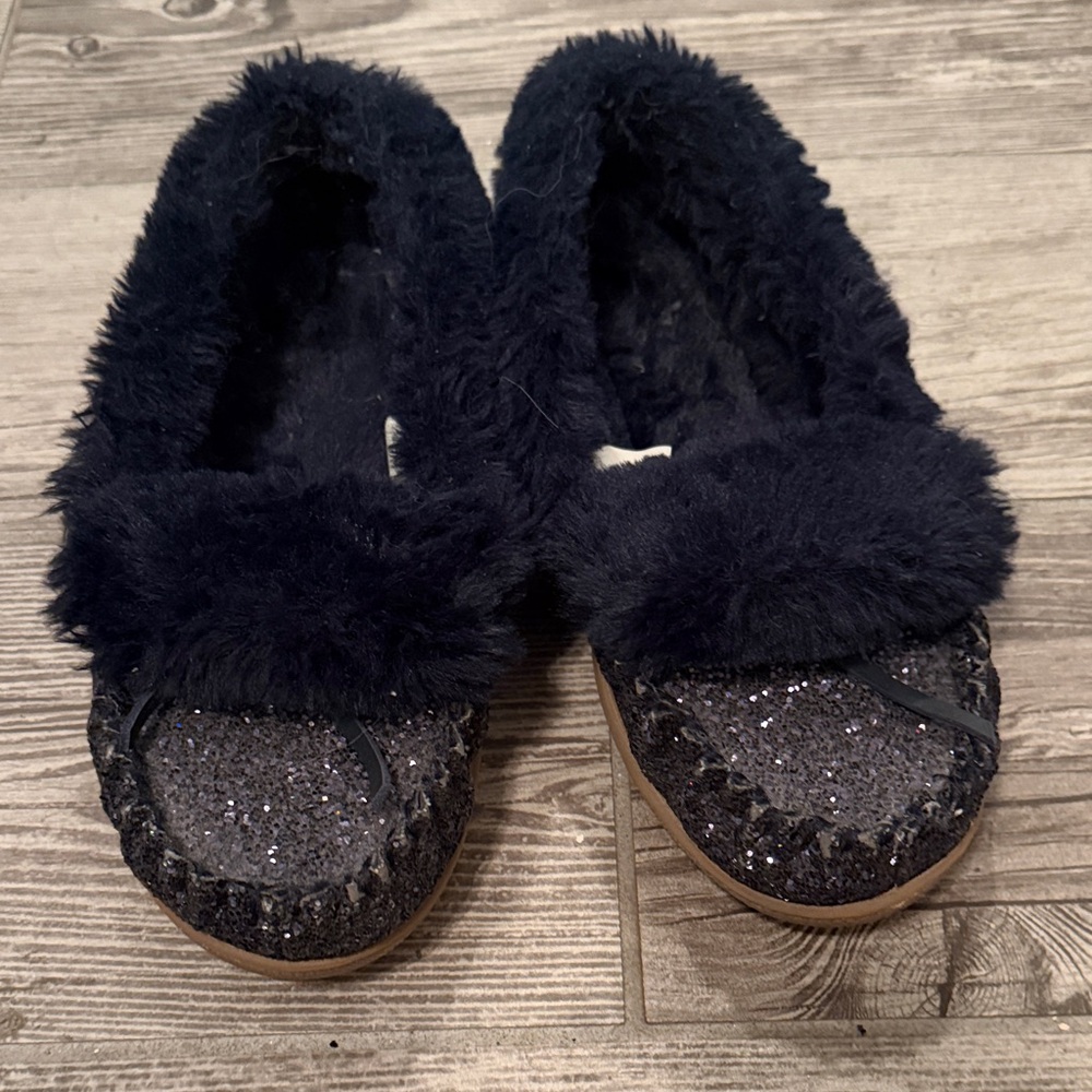 INC International Concepts navy blue Fuzzy & sequin Slippers size 7